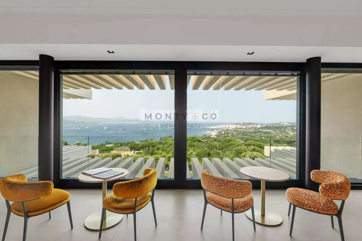 Vue mer à couper le souffle –  Vente propriété contemporaine neuve dans un domaine exclusif aux portes de Saint-Tropez - photo 5