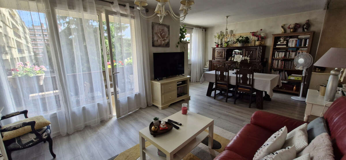 Appartement à SAINT-ETIENNE