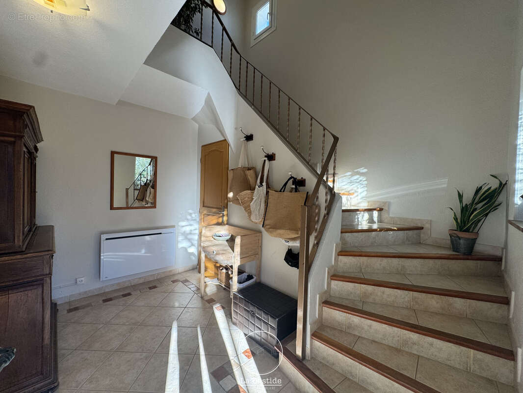 Maison à MONTELIMAR