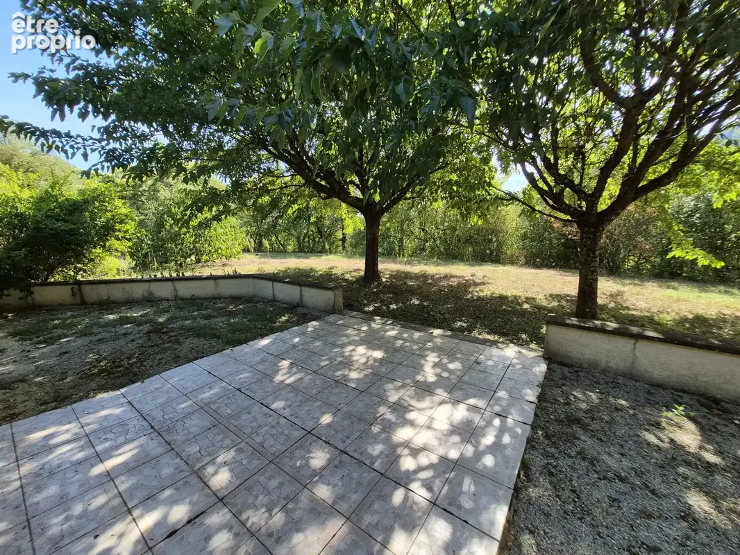 Maison d'architecte de 200 m2 édifiée sur un terrain de 1793 m2 - photo 19
