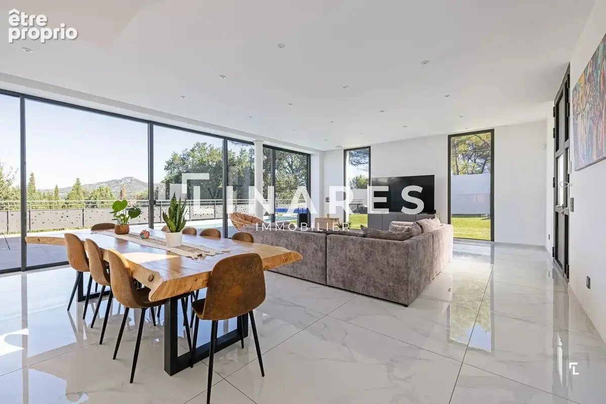 PERSPECTIVE CALIFORNIA  - Villa T5 de 394 m2 - Garage de 59 m2 - Terrain - Jardin - Piscine - Garage - 13400 Aubagne - photo 3