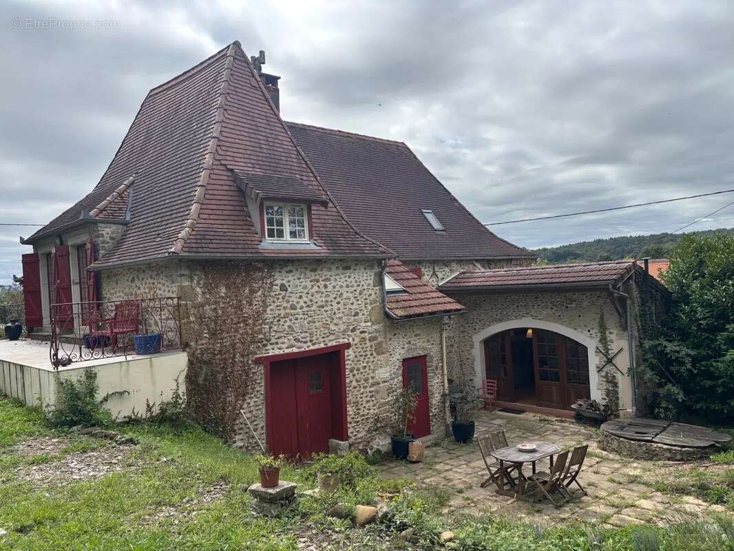 Belle maison de village avec gîte indépendant et 6500m² de parc - photo 12