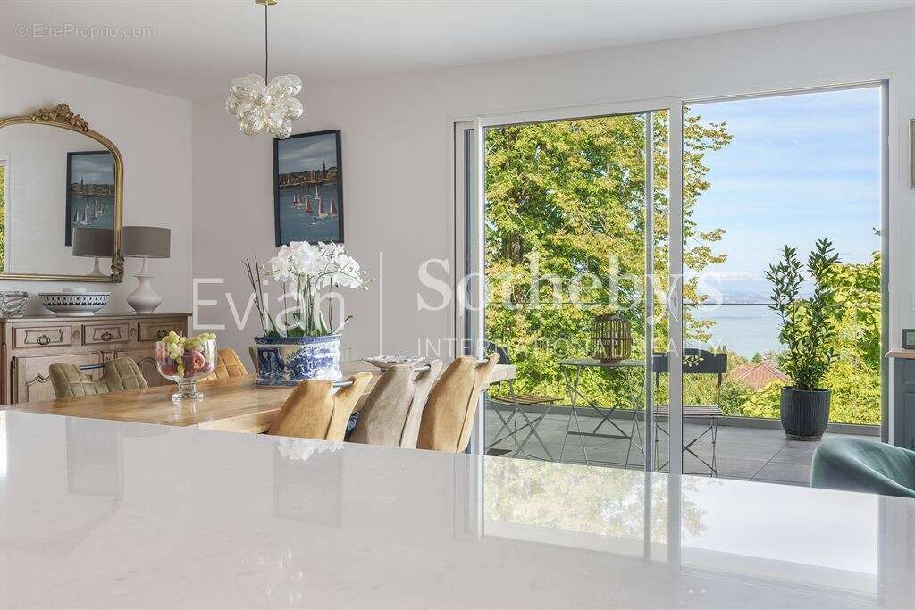 Appartement à EVIAN-LES-BAINS