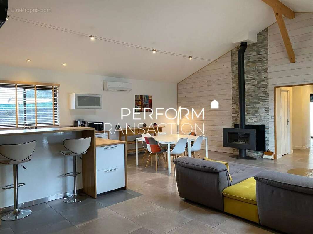 Maison à SAINT-JUST-DE-CLAIX