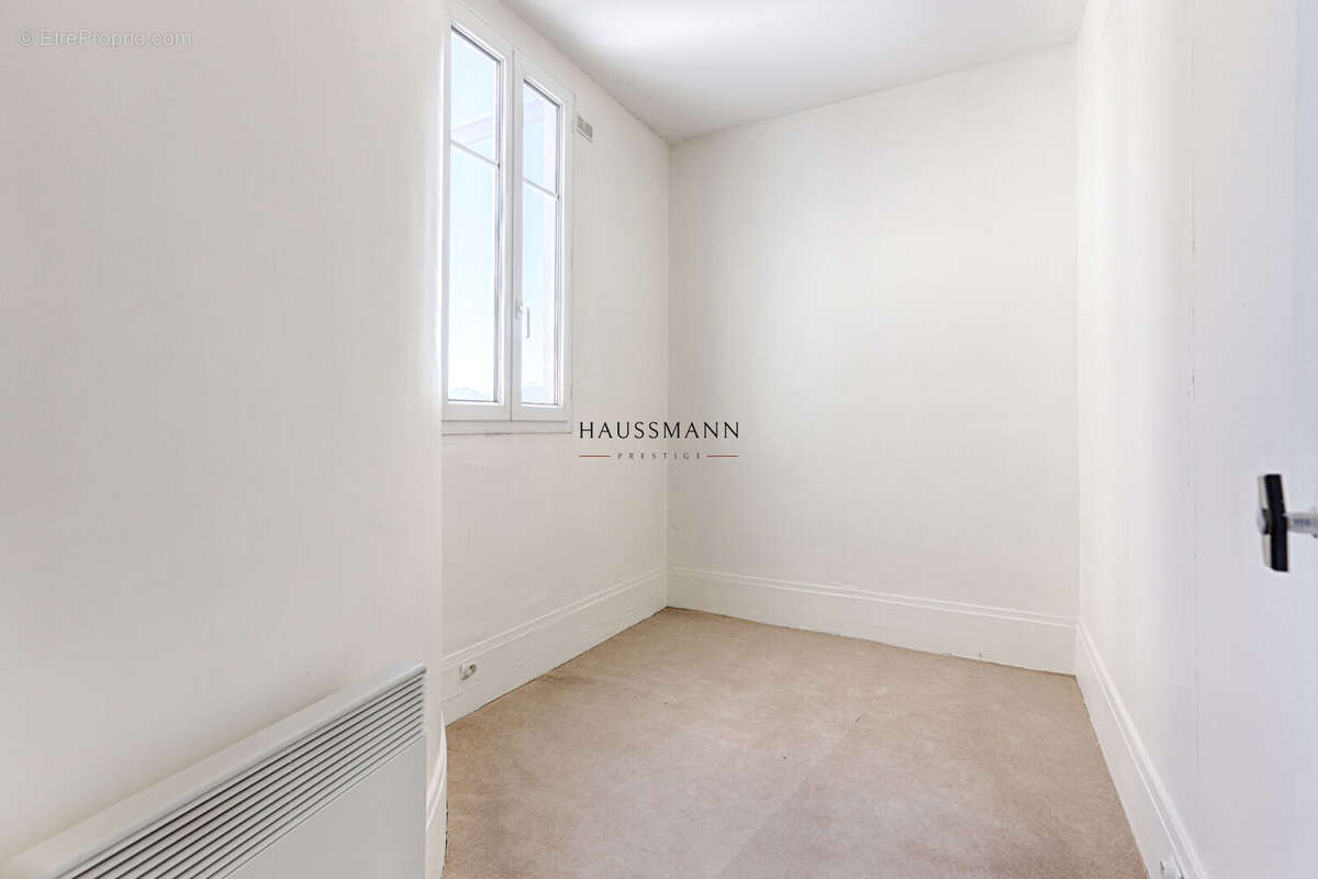 Appartement à NEUILLY-SUR-SEINE