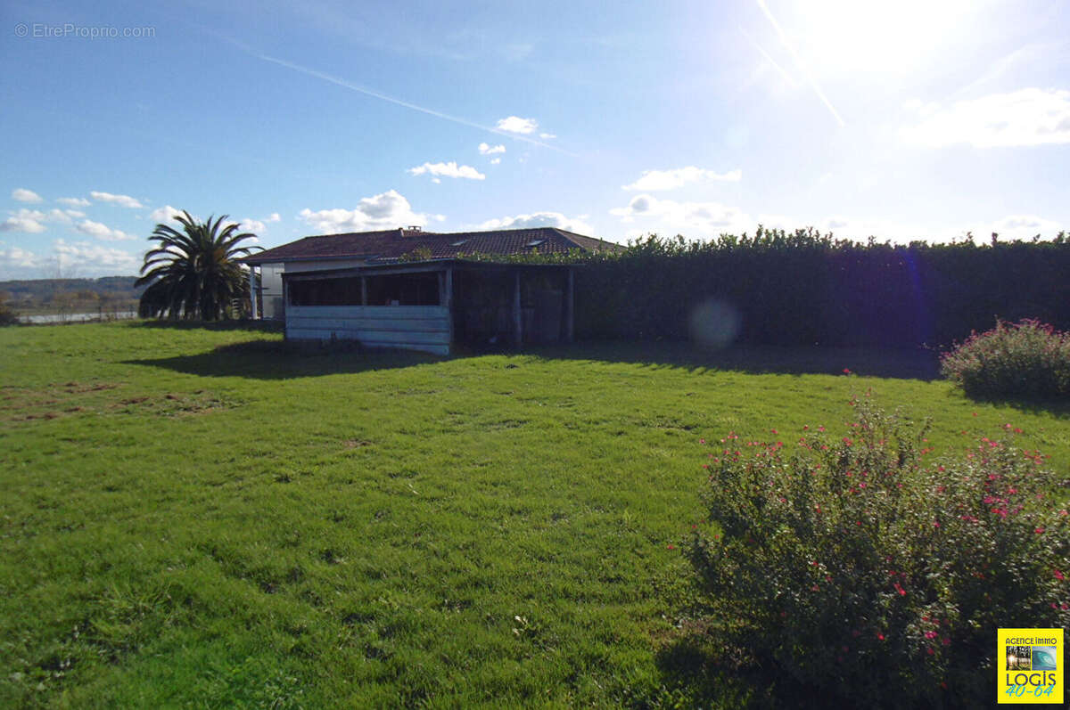 Maison à ORTHEVIELLE