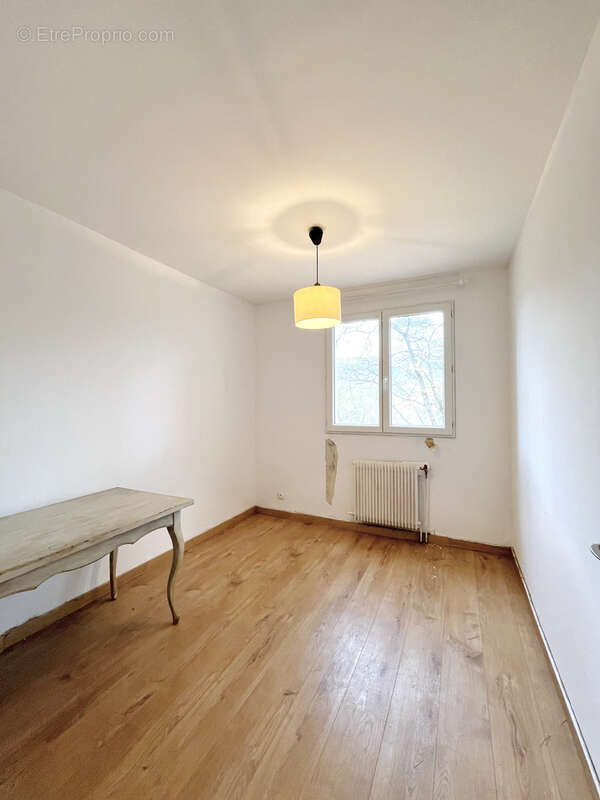 Maison à CHATEAUNEUF-LE-ROUGE