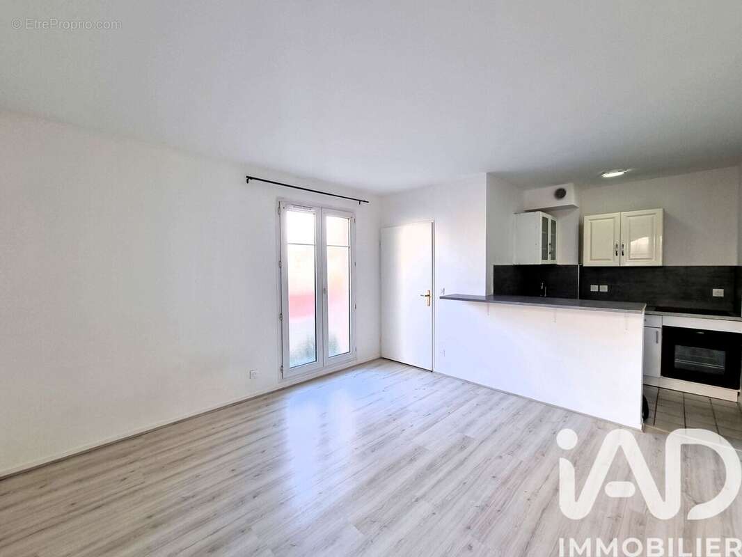 Photo 5 - Appartement à VOISINS-LE-BRETONNEUX