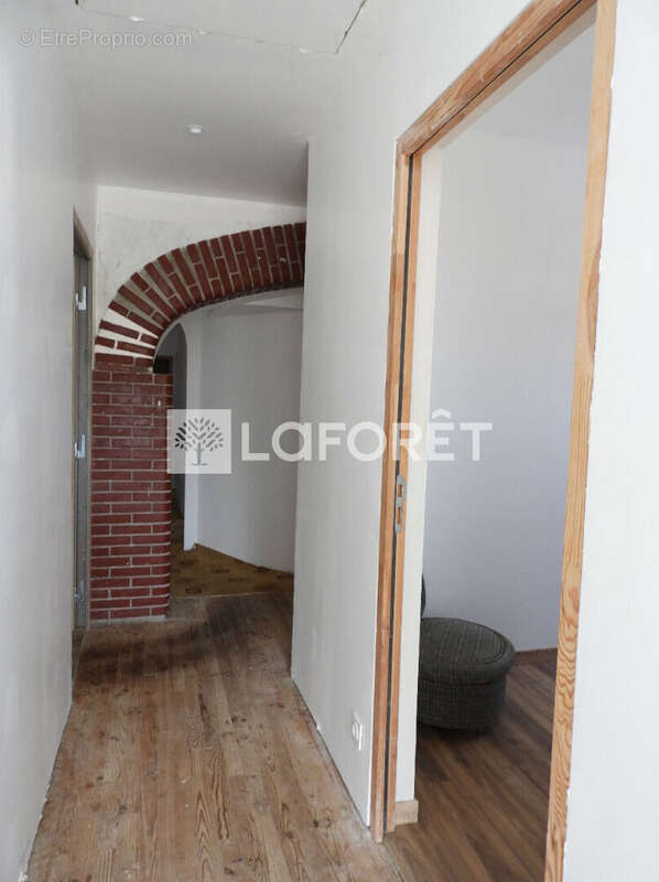 Commerce à VARILHES