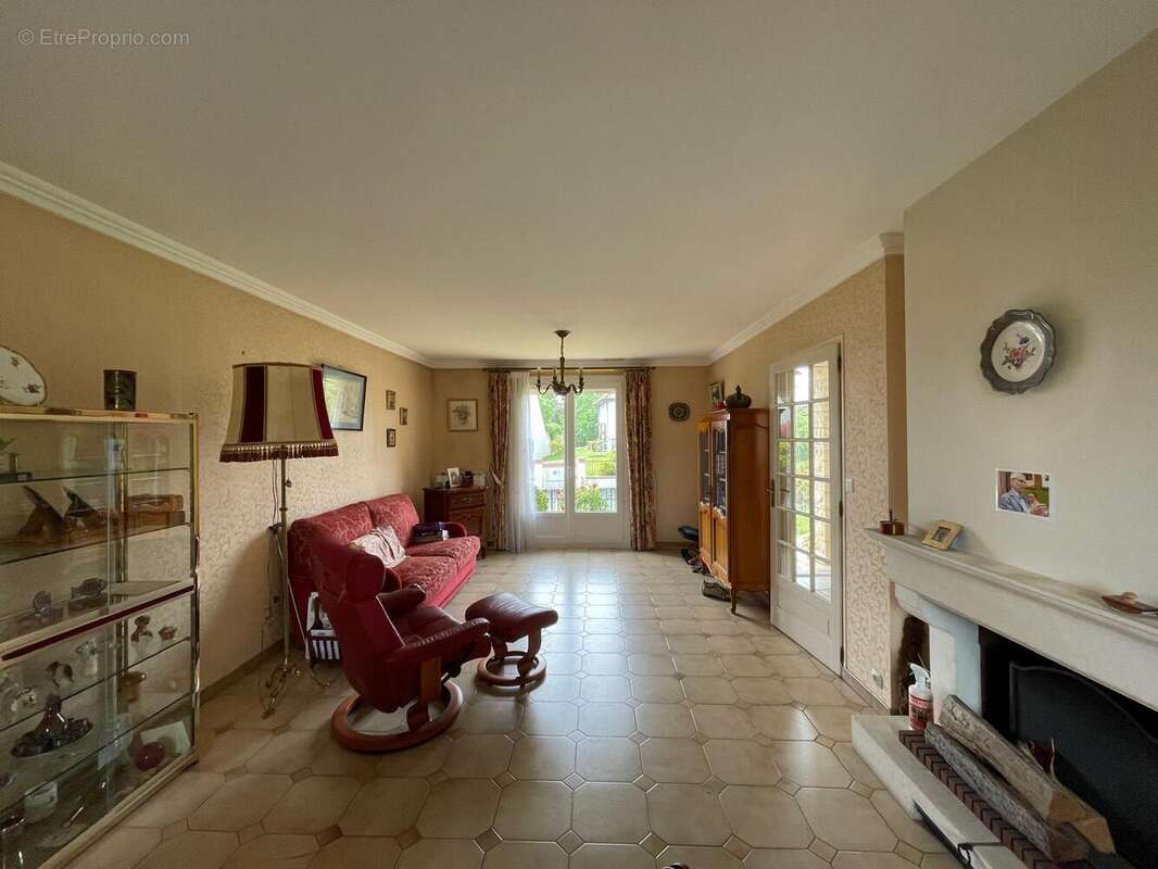 Autre à SAINT-DOULCHARD