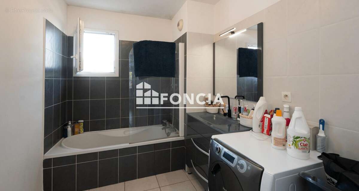 Appartement à GUILHERAND-GRANGES