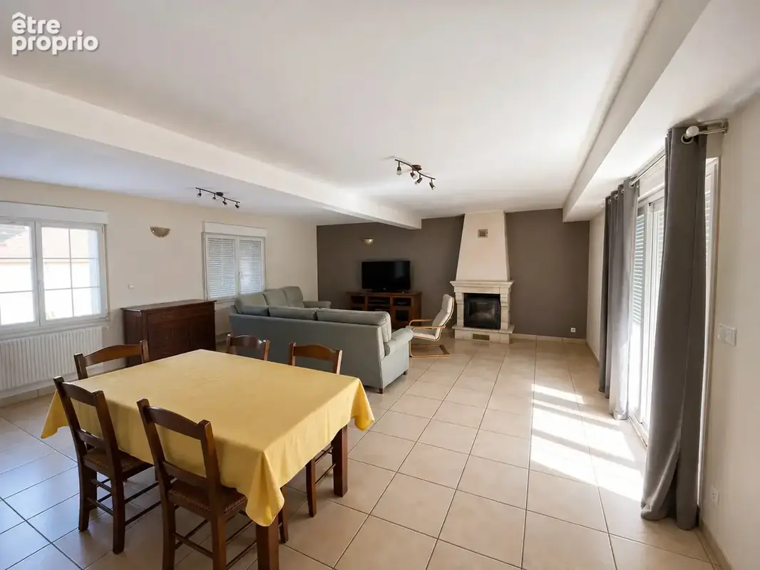 Propriete avec 2 maisons, grange et terrain - photo 12