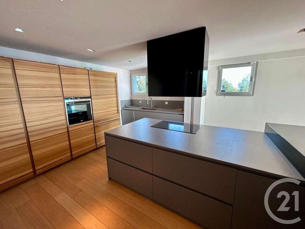 Appartement à VALLAURIS