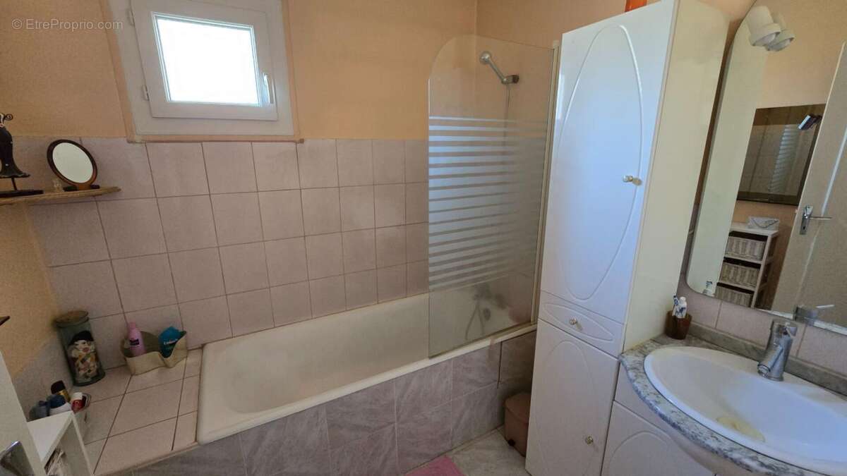 Maison  4 pièce(s) de 91 m2  avec 3 chambres  et 1 garage - photo 15