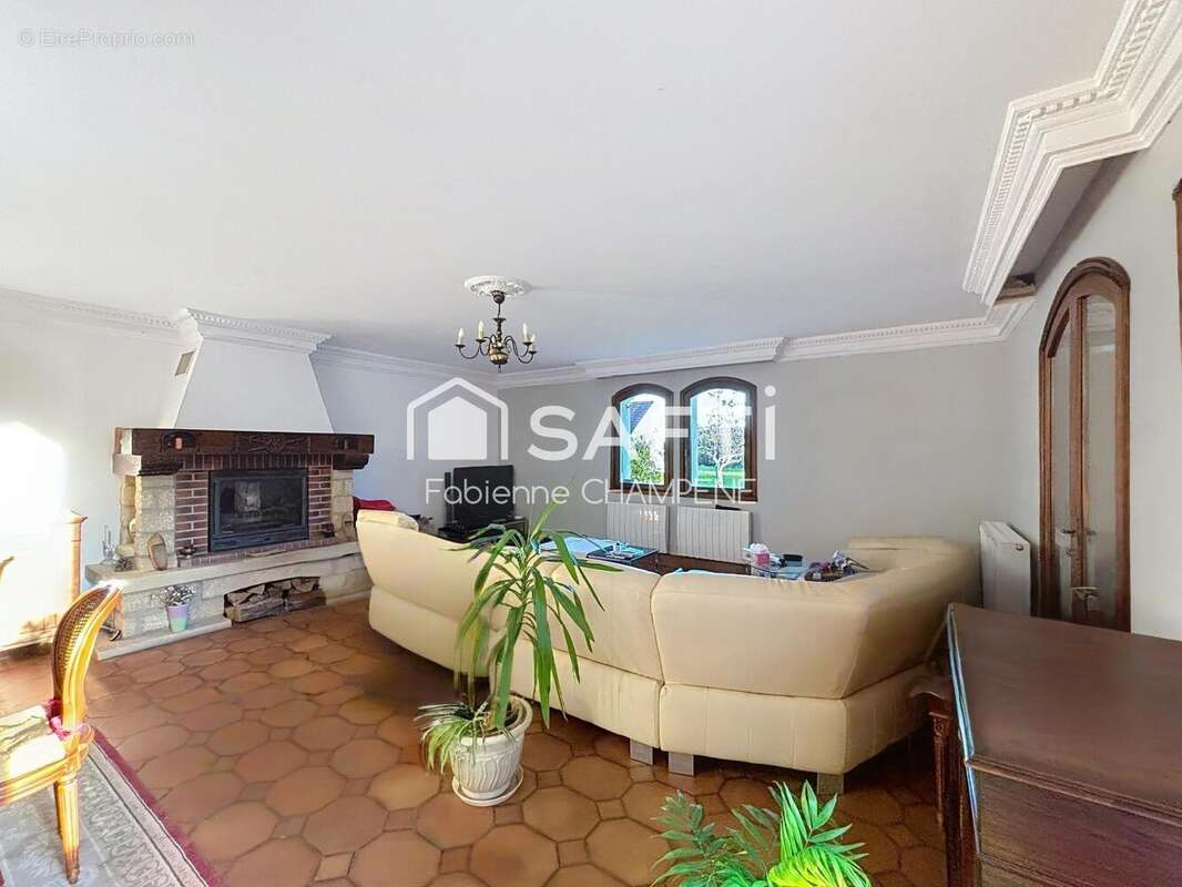 Maison 303 m² à Le Deschaux  - photo 4