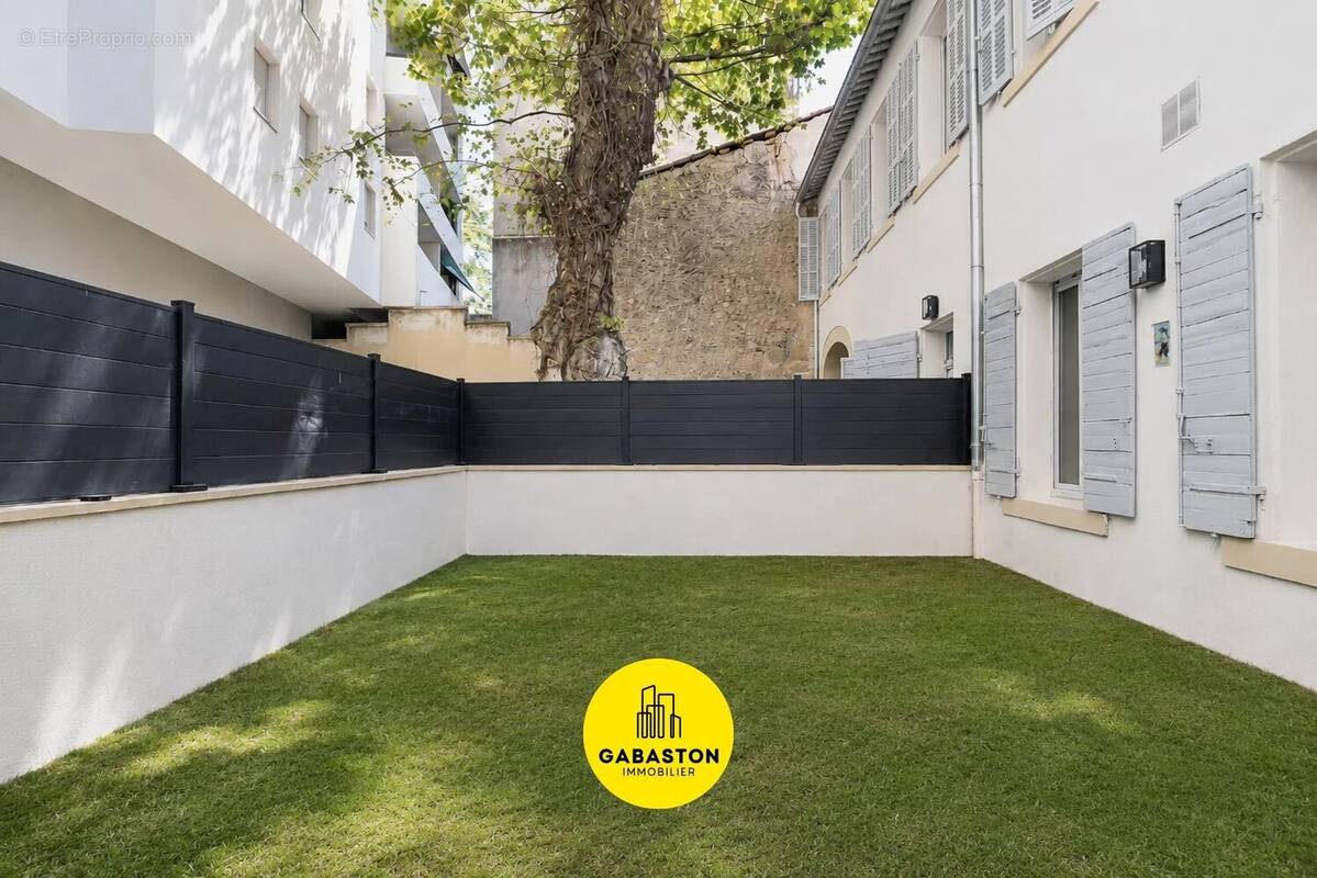 Appartement à MARSEILLE-4E
