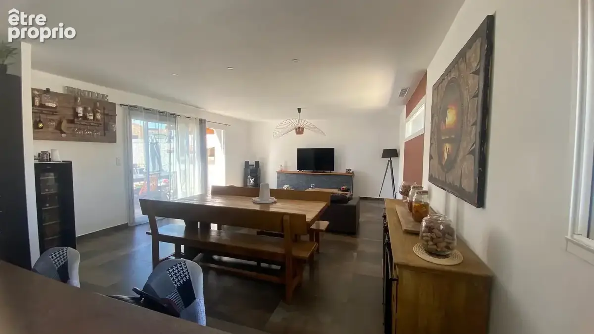 A vendre villa T4 de plain-pied 107 m2 avec piscine et garage - photo 5