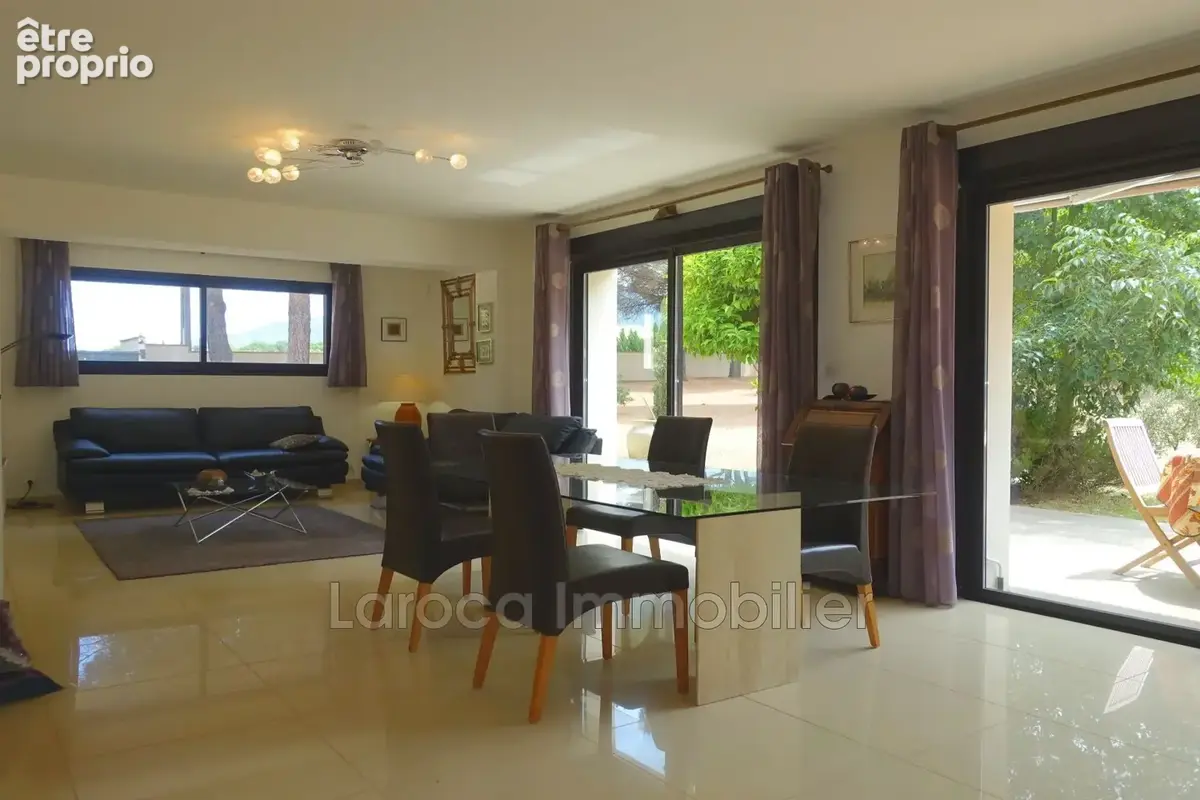 Maison 208 m² à Laroque-Des-Alberes  - photo 8