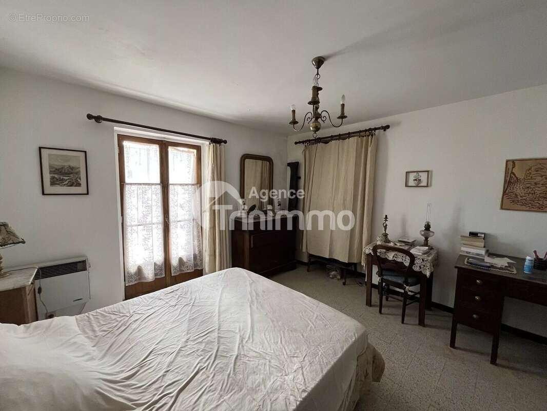 Vente Contes Maison divisée en 3 appartements - photo 13