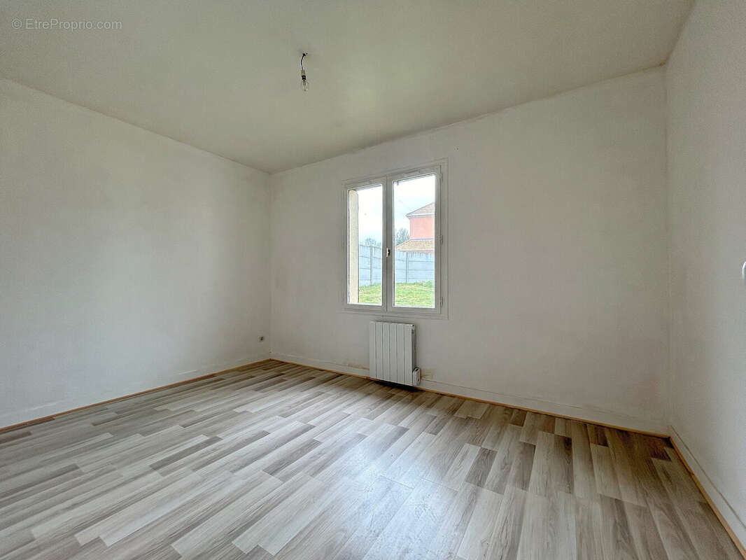 Maison à COURDEMANCHE