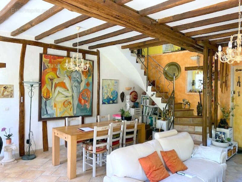 Maison à THORIGNY-SUR-OREUSE