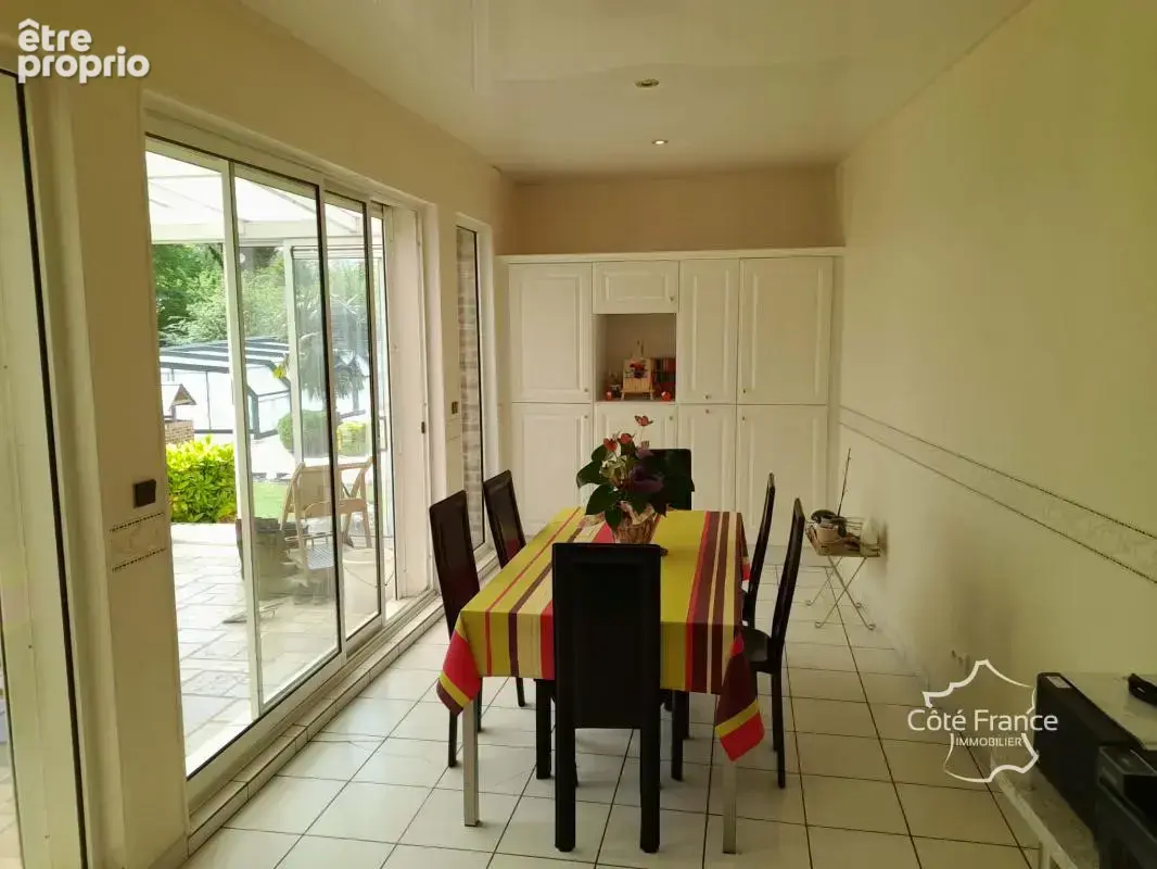 A proximité de tous commerces, lot de 3 maisons avec piscine - photo 19