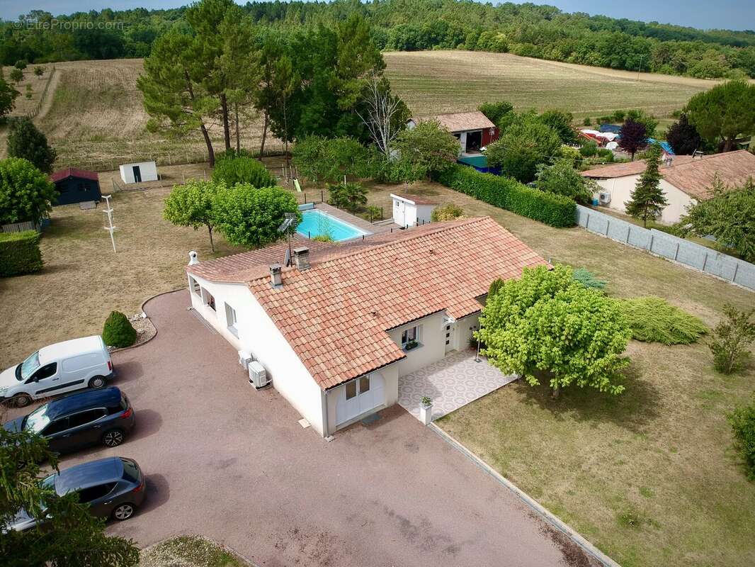 Maison familiale magnifiquement aménagée, située dans un quartier très prisé - photo 15