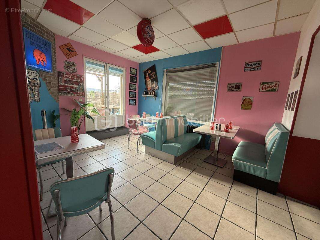 Commerce à LE TRAIT