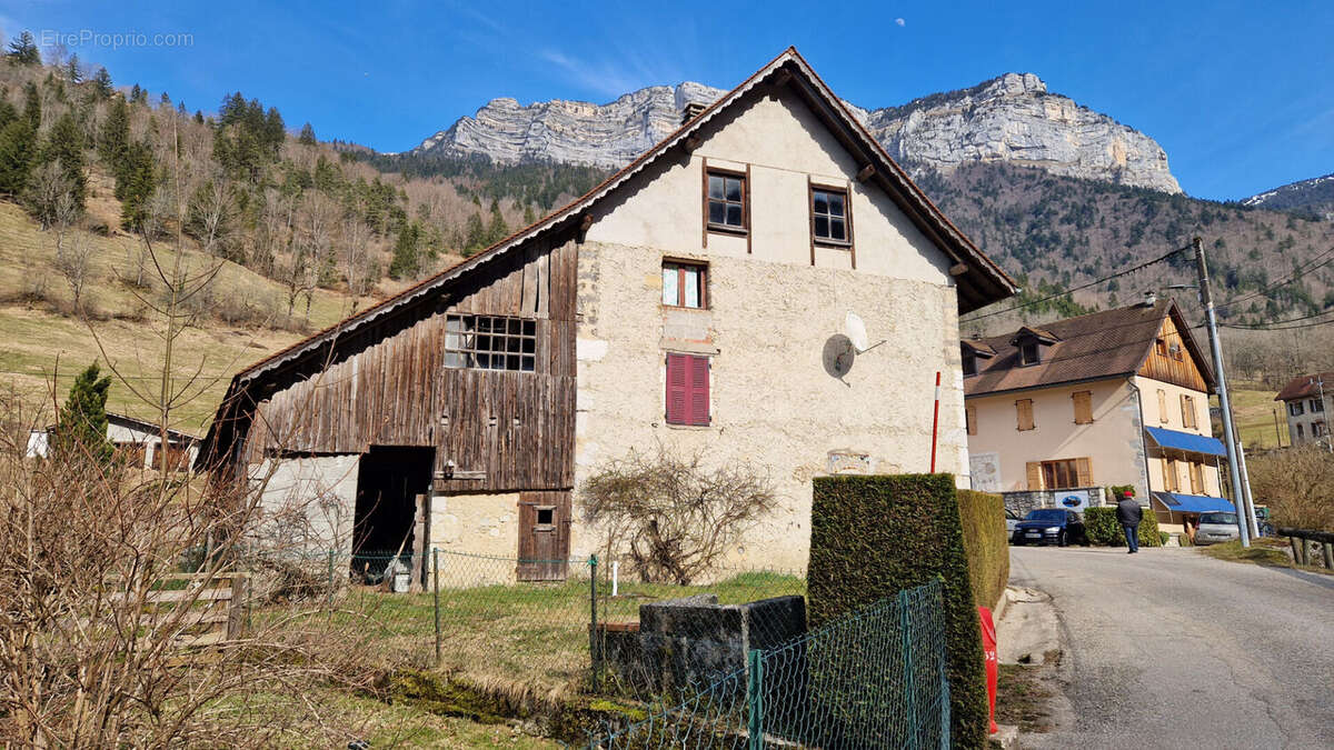 Maison à SAINT-PIERRE-D'ENTREMONT