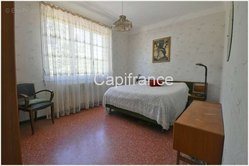 Maison à SAINT-BARTHELEMY-DE-VALS