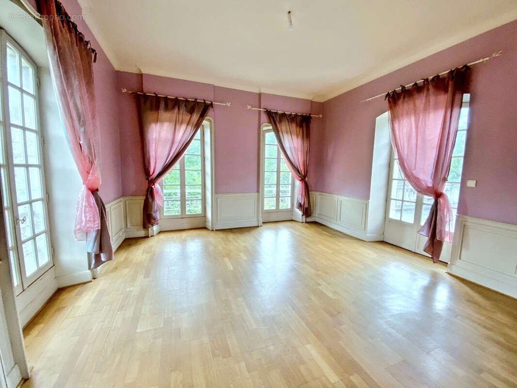 Maison à GOND-PONTOUVRE