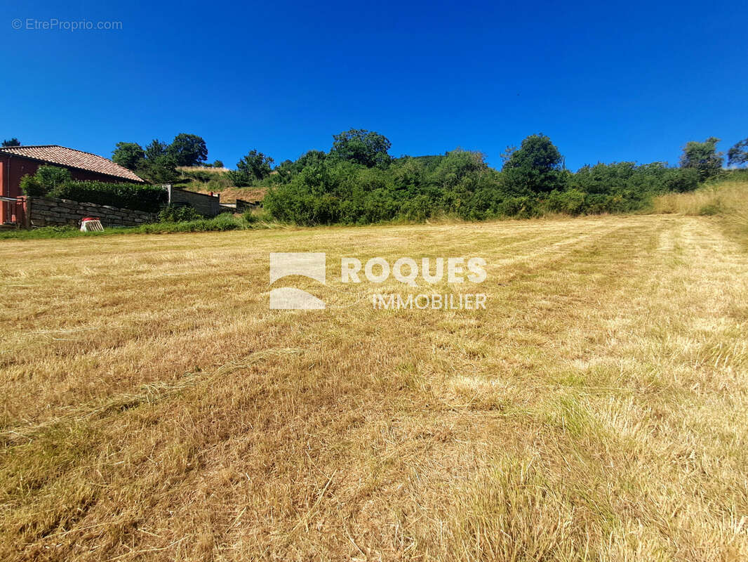 Terrain à AGUESSAC