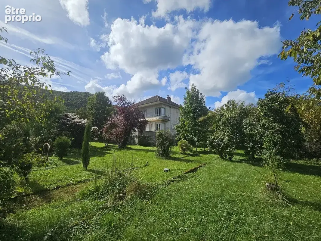 Maison d'architecte de 170m2 sur terrain paysagé de 2650 m2 constructible - photo 2