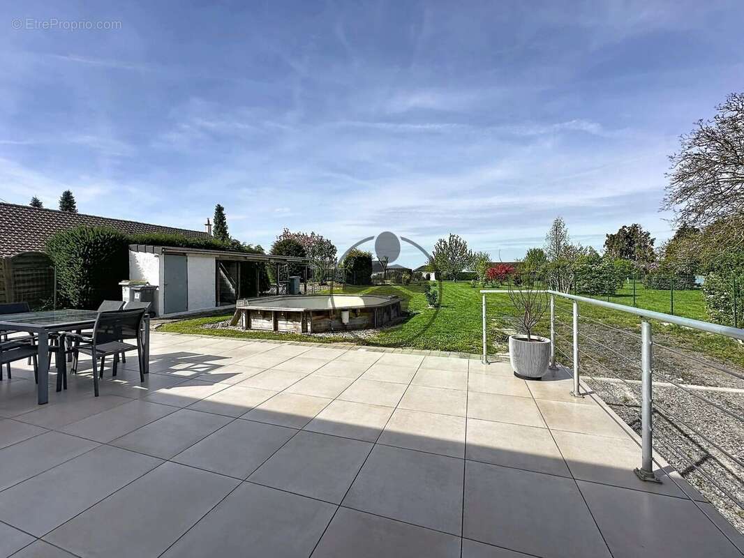 Maison à SAINT-QUENTIN