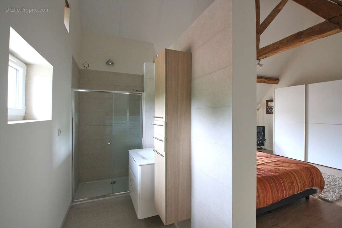 Belle propriété, rénovée récemment, avec gîtes sur 3761 m² de terrain - photo 5
