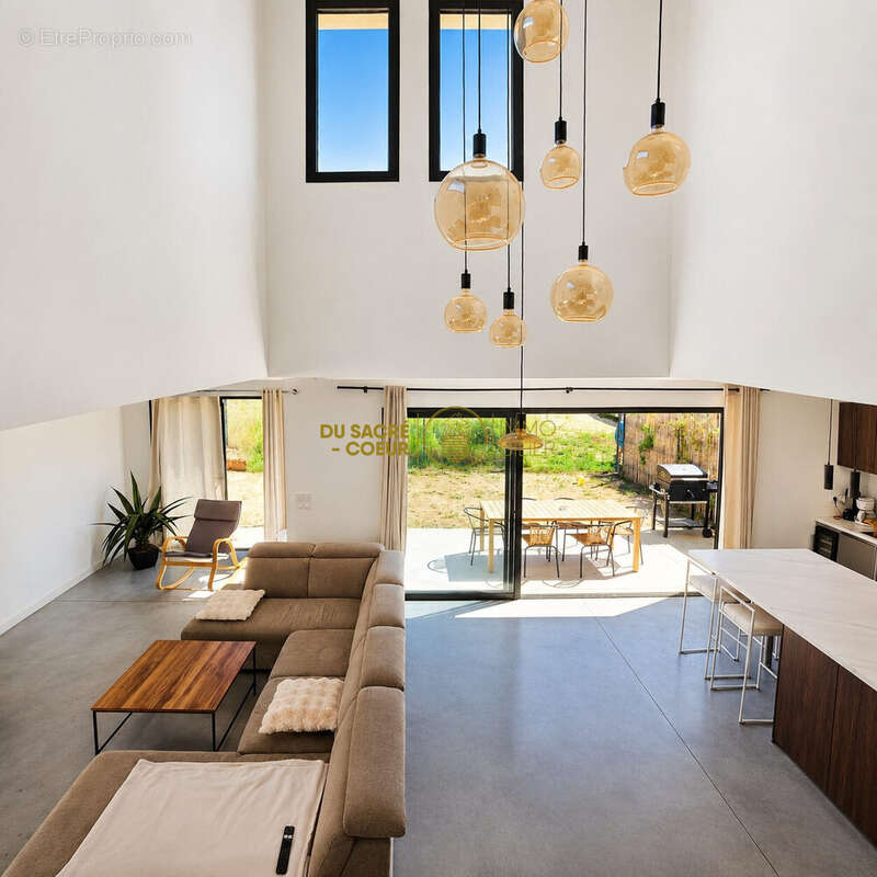 Maison 120 m² à Saint-Jean-Lasseille  - photo 4