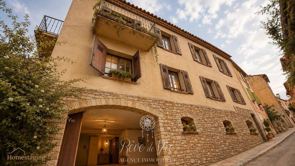 Photo Maison à Bormes-Les-Mimosas au prix de 995 000€