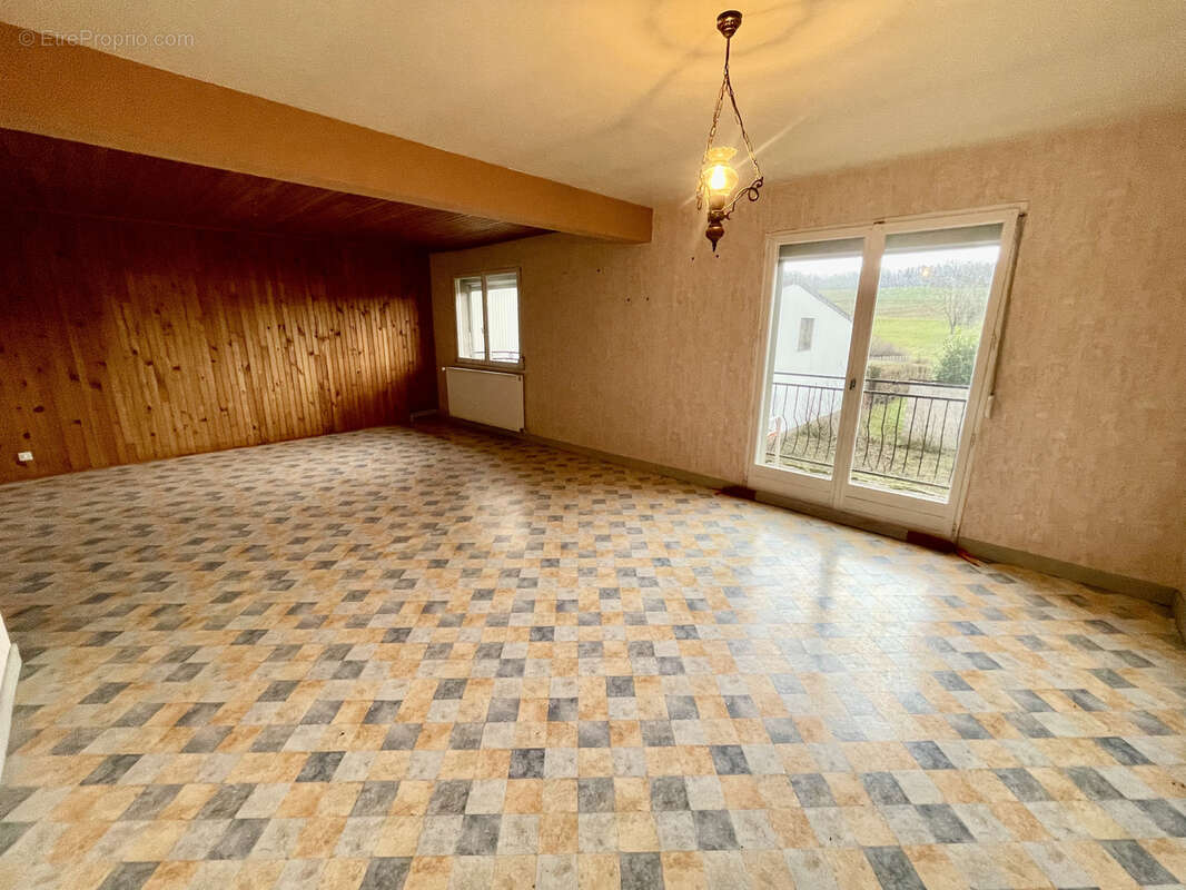 Maison à VELLECHEVREUX-ET-COURBENANS