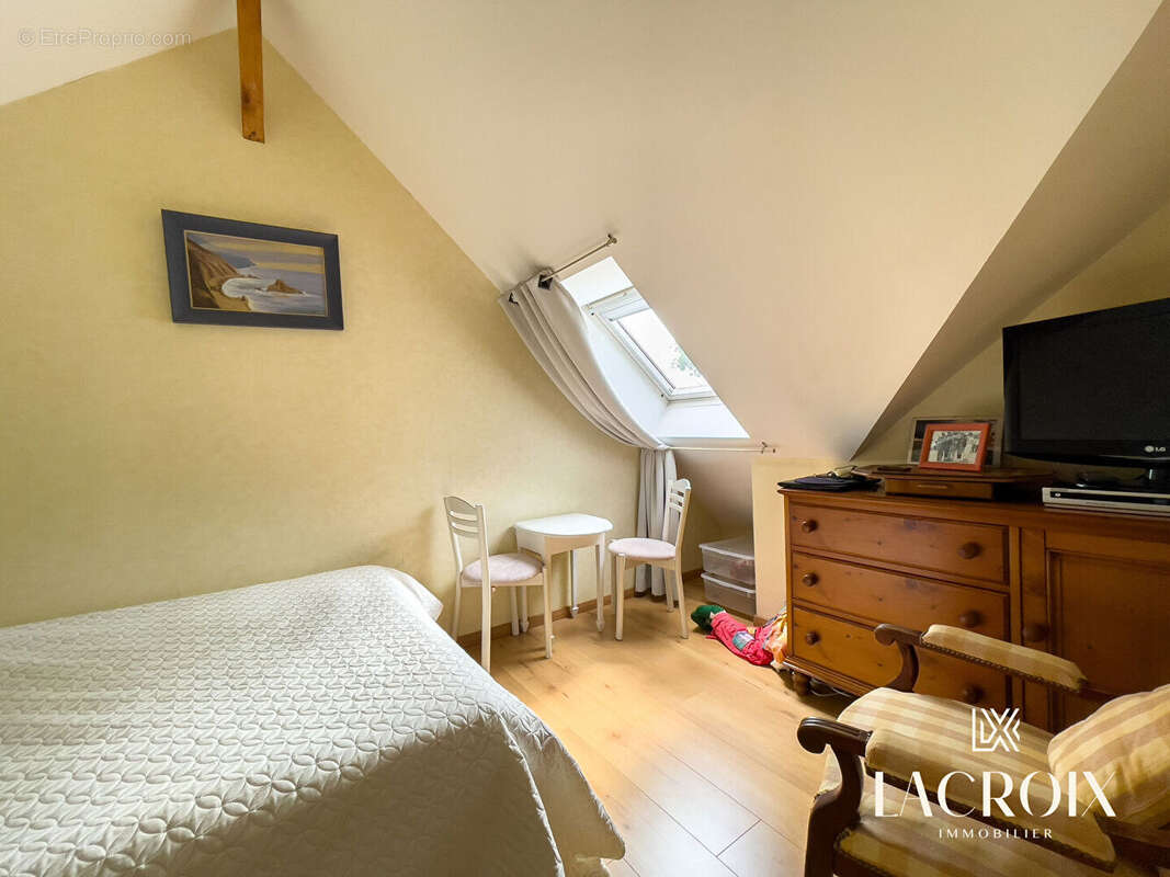 Maison à LA CHAPELLE-DES-FOUGERETZ