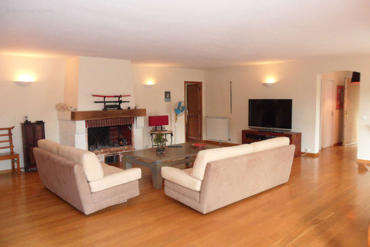 Maison moderne de 220 m2 au calme, piscine. - photo 2