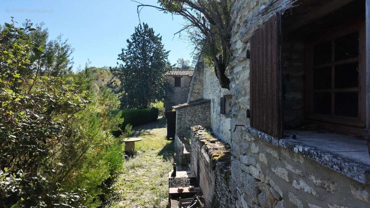 Maison à BONNIEUX