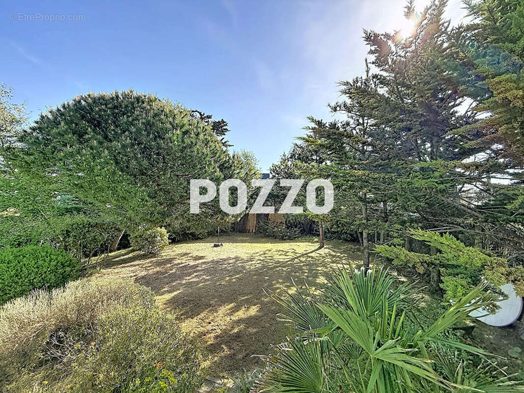 Maison F8 (210m²) en vente à JULLOUVILLE  à 30 m de la mer - photo 17