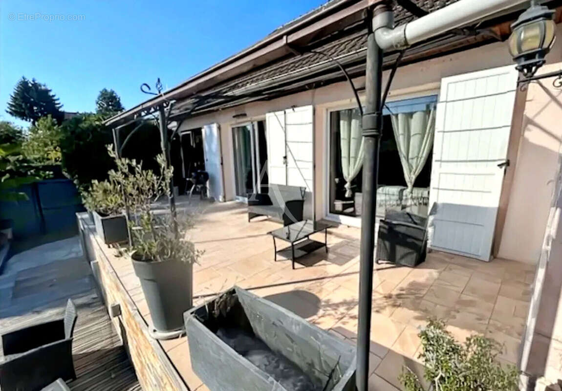 Maison à CHAMPS-SUR-MARNE