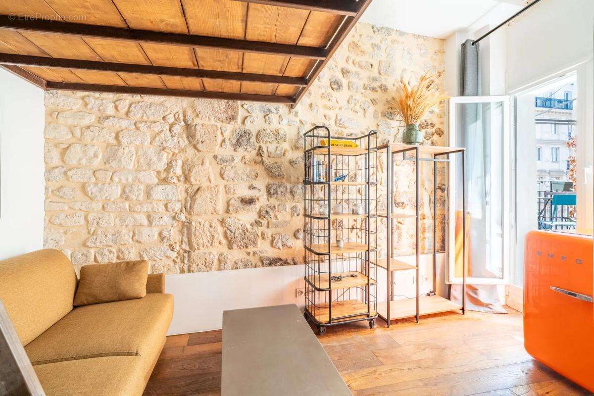 Appartement à PARIS-1E