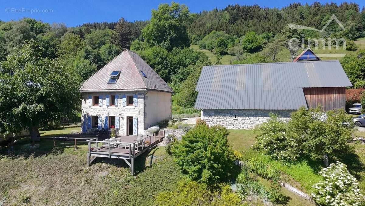 Maison à LA TERRASSE