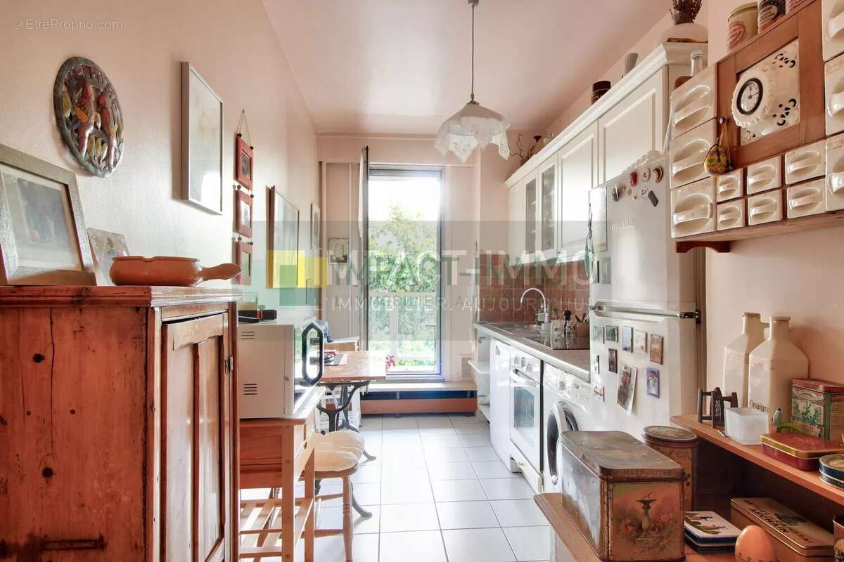 Appartement à LEVALLOIS-PERRET
