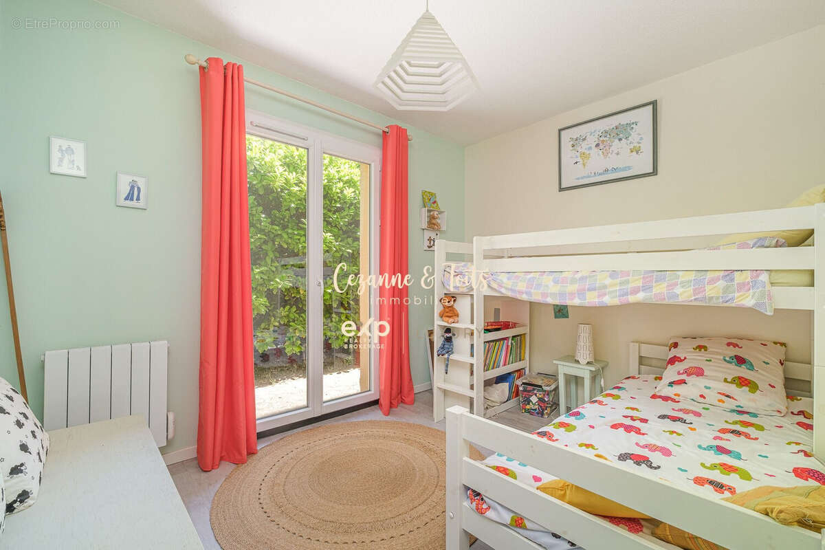 Appartement à VENELLES