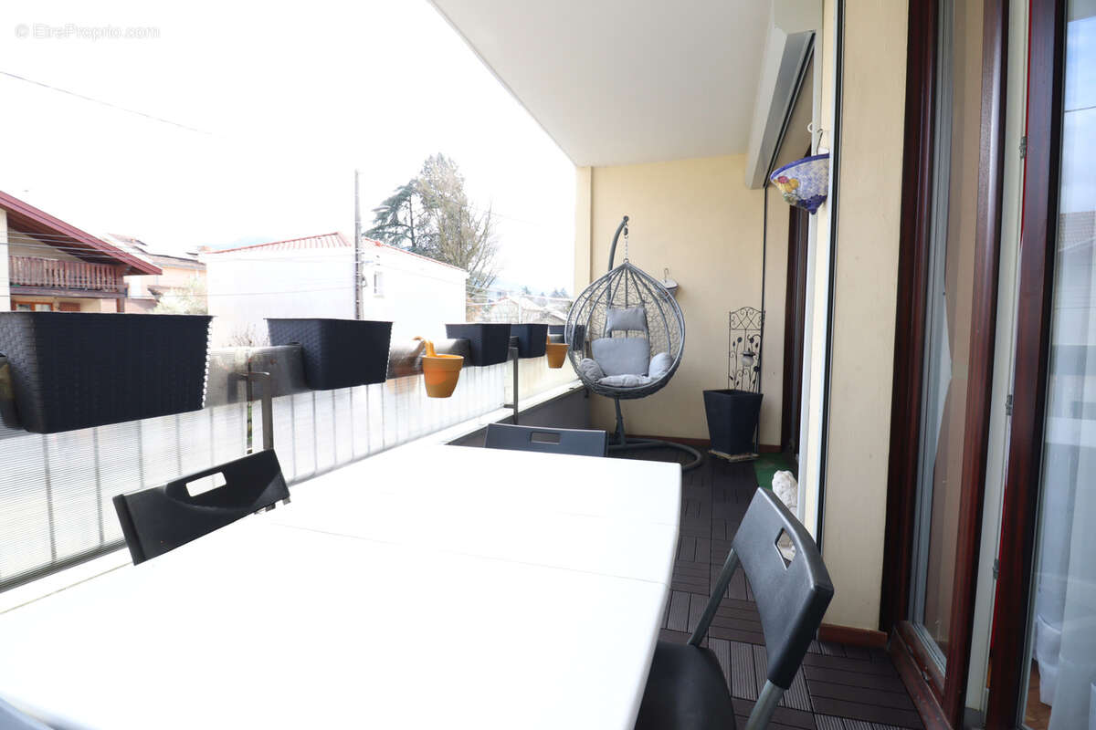 Appartement à SAINT-MARTIN-D'HERES