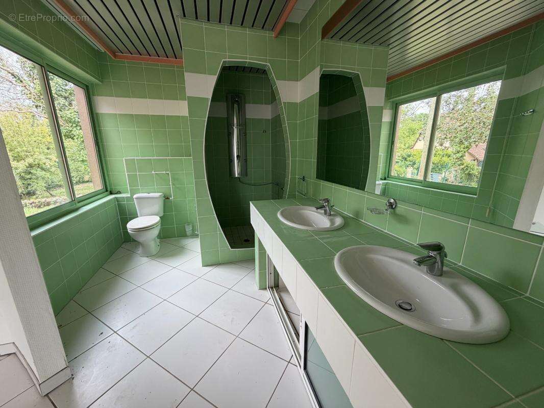 Maison d'architecte 190 m2 - 6 pieces - piscine - photo 14
