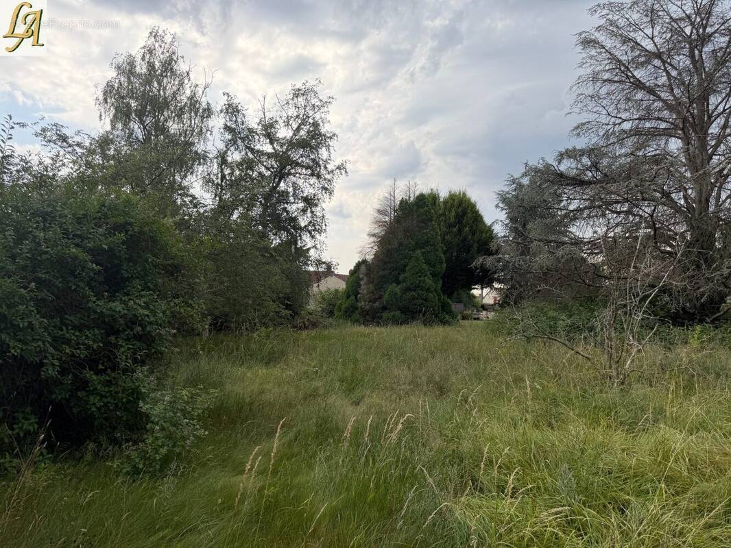 Terrain à PACY-SUR-EURE